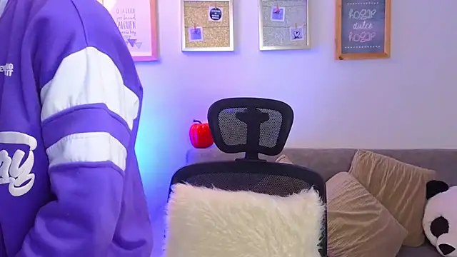 yulian vasquez online show from 4, 11, 2025