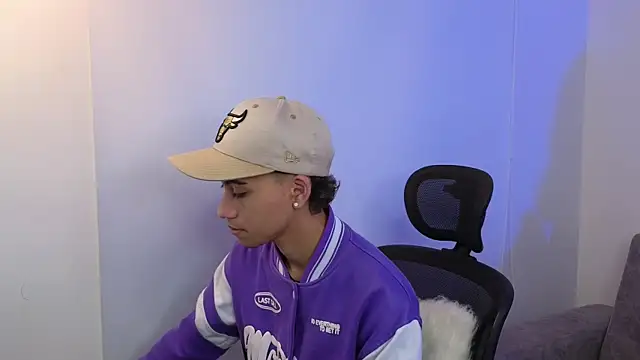 yulian vasquez online show from 4, 10, 2025