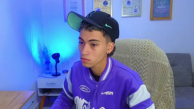 yulian vasquez online show from 2, 12, 2025