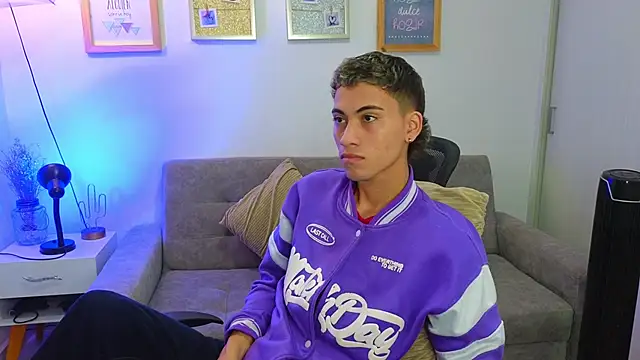 yulian vasquez online show from 28, 11, 2025