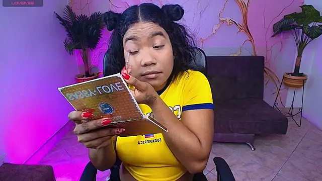 sharlottxl online show from 24, 3, 2026