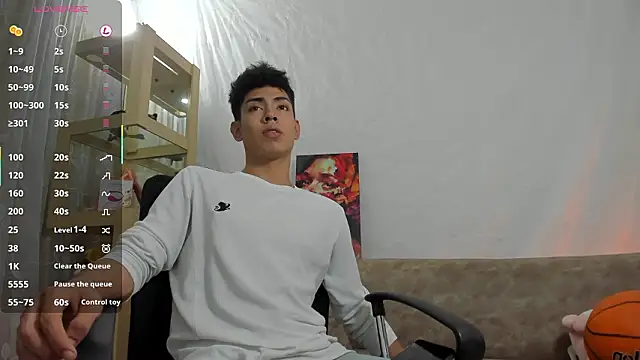 LoganTwink18 online show from 26, 3, 2026