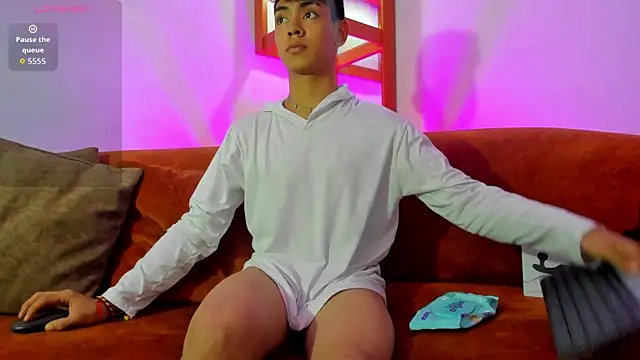 LoganTwink18 online show from 20, 9, 2025