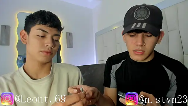 LoganTwink18 online show from 7, 4, 2026