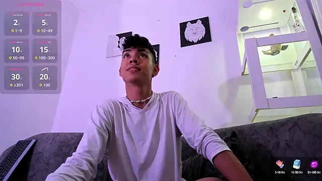 LoganTwink18 online show from 14, 9, 2025