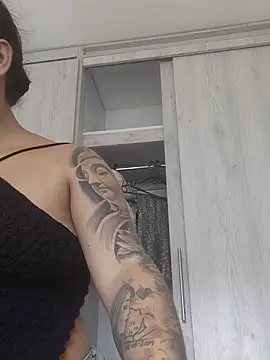 Valenn fernandez online show from 11, 4, 2026