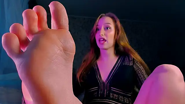 Snapshot of DarcySiren chatting on 10, 10, 2025 DarcySiren online show from 10, 10, 2025