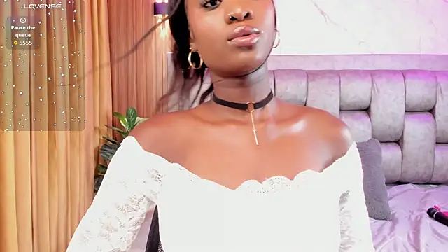 More Hott online show from 10, 9, 2025