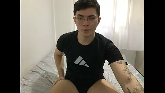 MatheusYoko online show from 1, 10, 2025