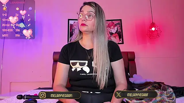 MelanyVegas online show from 5, 12, 2025