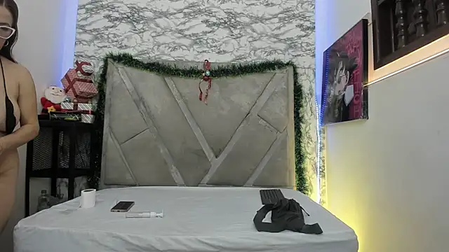 Snapshot of JohanaAndMiller chatting on 15, 11, 2025 JohanaAndMiller online show from 15, 11, 2025