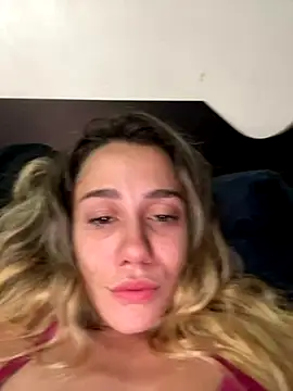 Snapshot of blond-96 chatting on 24, 10, 2025 blond-96 online show from 24, 10, 2025