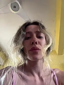 Snapshot of blond-96 chatting on 24, 11, 2025 blond-96 online show from 24, 11, 2025