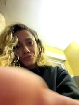 Snapshot of blond-96 chatting on 27, 10, 2025 blond-96 online show from 27, 10, 2025