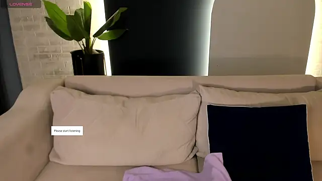 AmbarJames  online show from 26, 4, 2026