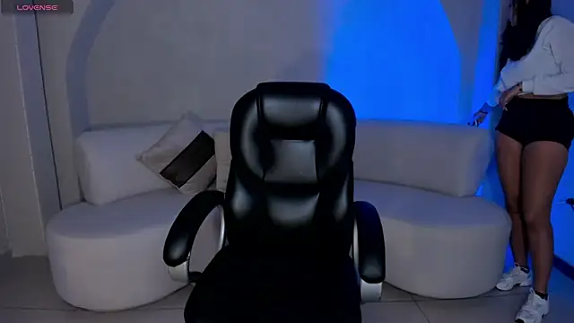 AmbarJames  online show from 1, 10, 2025