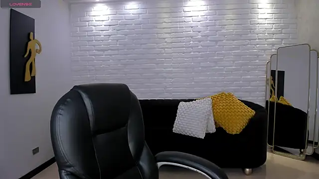 SophieHouston  online show from 17, 12, 2025