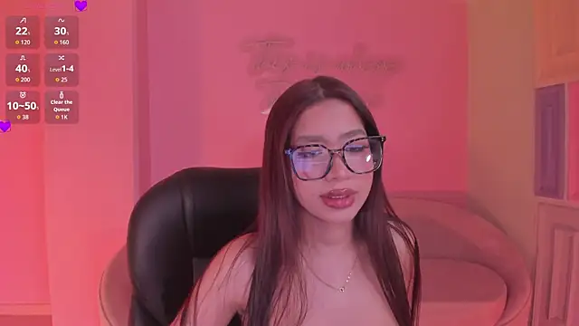 Snapshot of SophieHouston_ chatting on 7, 7, 2026 SophieHouston online show from 7, 7, 2026