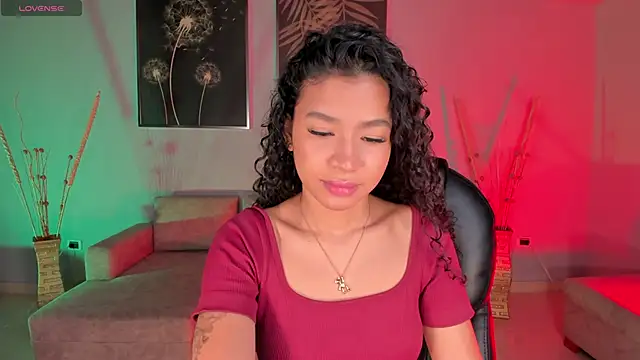 SophieHouston  online show from 6, 10, 2025