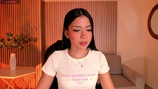 Snapshot of SophieHouston_ chatting on 12, 6, 2026 SophieHouston online show from 12, 6, 2026