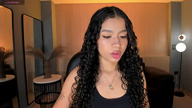 SophieHouston  online show from 4, 10, 2025