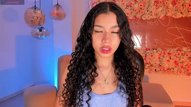 SophieHouston  online show from 3, 10, 2025