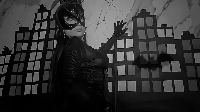 MilaLawrence online show from 28, 10, 2025