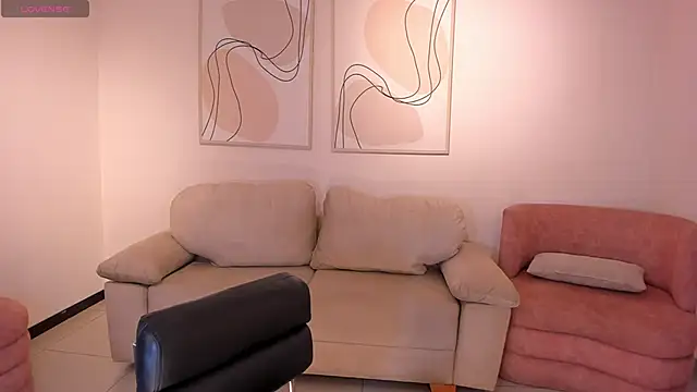 MilaLawrence online show from 2, 6, 2026