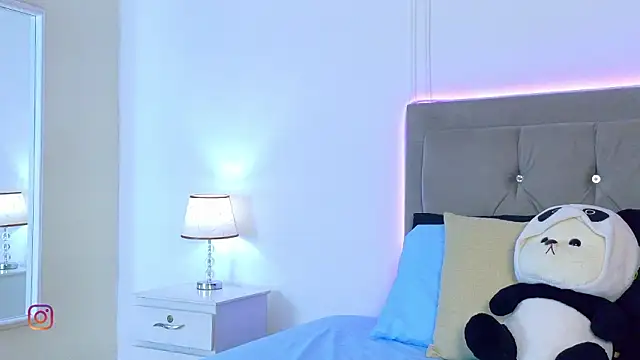 Ambar Bull online show from 10, 3, 2026