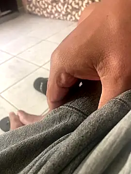 Snapshot of PIROCAGG21 chatting on 10, 11, 2025 PIROCAGG21 online show from 10, 11, 2025