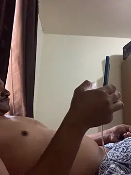 Snapshot of PIROCAGG21 chatting on 17, 11, 2025 PIROCAGG21 online show from 17, 11, 2025