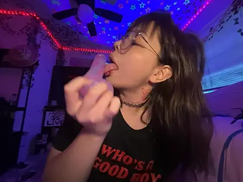 moan4mona online show from 8, 6, 2026