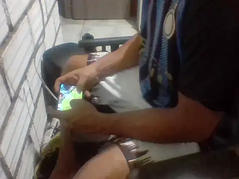 Snapshot of santiii___12 chatting on 19, 12, 2025 santiii 12 online show from 19, 12, 2025