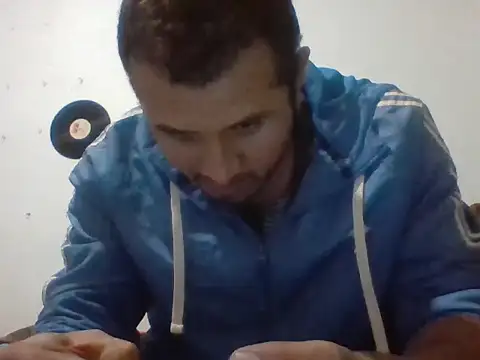 Snapshot of santiii___12 chatting on 12, 1, 2026 santiii 12 online show from 12, 1, 2026