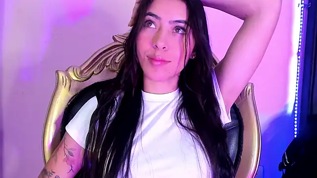 Snapshot of ValkaGrecco chatting on 4, 11, 2025 ValkaGrecco online show from 4, 11, 2025