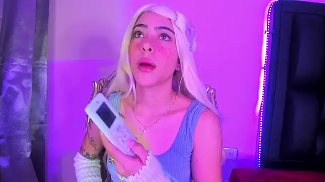 Snapshot of ValkaGrecco chatting on 2, 11, 2025 ValkaGrecco online show from 2, 11, 2025