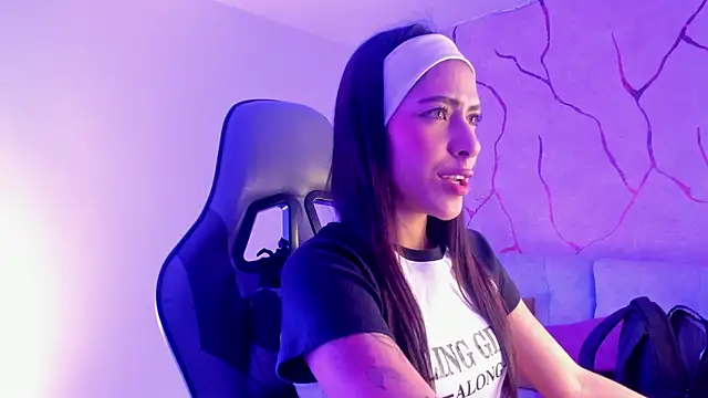 Snapshot of ValkaGrecco chatting on 12, 11, 2025 ValkaGrecco online show from 12, 11, 2025