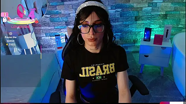 boyfox tay online show from 5, 10, 2025