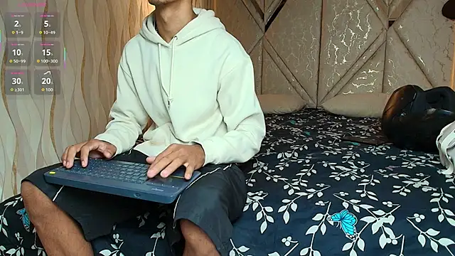 Hotcouple 222 online show from 20, 2, 2026