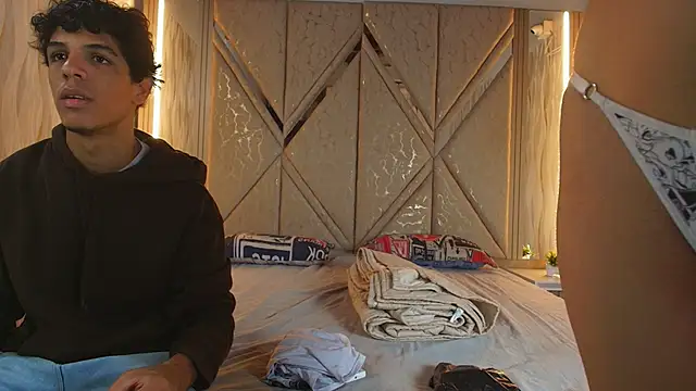 Hotcouple 222 online show from 23, 3, 2026