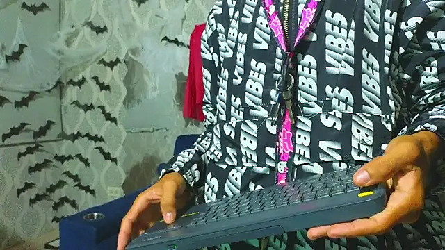 Hotcouple 222 online show from 18, 10, 2025