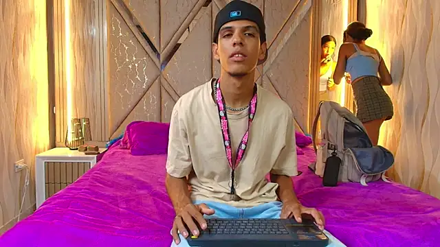 Hotcouple 222 online show from 13, 11, 2025