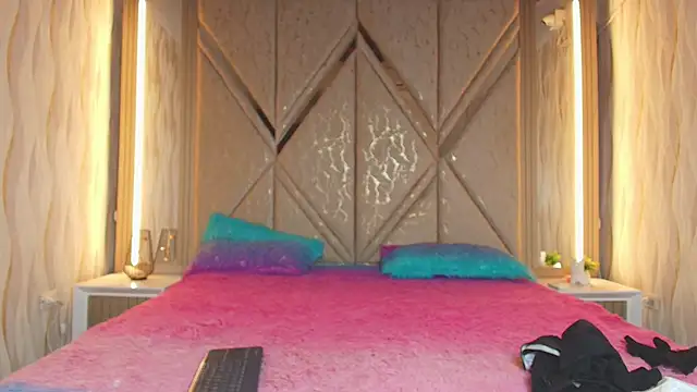 Hotcouple 222 online show from 6, 3, 2026