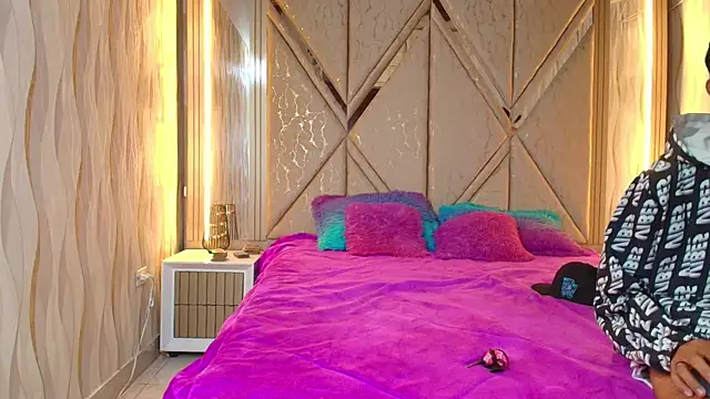 Hotcouple 222 online show from 15, 11, 2025