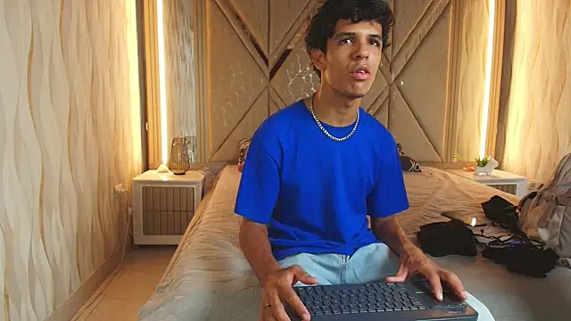 Hotcouple 222 online show from 21, 3, 2026