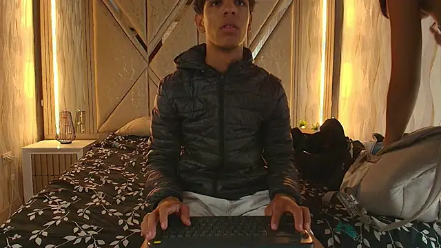 Hotcouple 222 online show from 15, 2, 2026