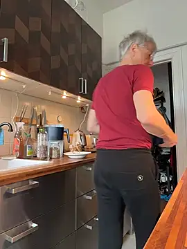 SexyLeon8 online show from 7, 4, 2026