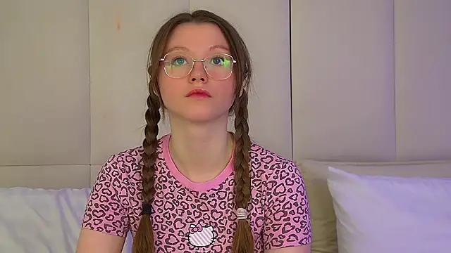 KeiraAsti online show from 26, 11, 2025