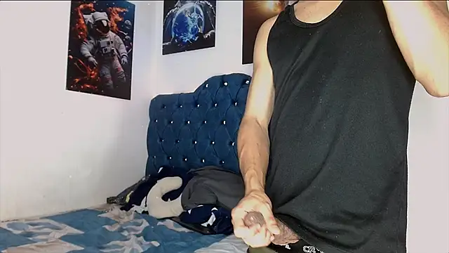 Arturocontreras11 online show from 5, 12, 2025