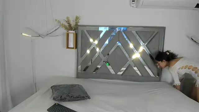 Akira Hime online show from 21, 10, 2025